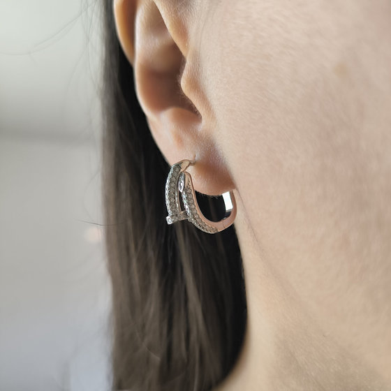 Серебряные серьги с фианитами