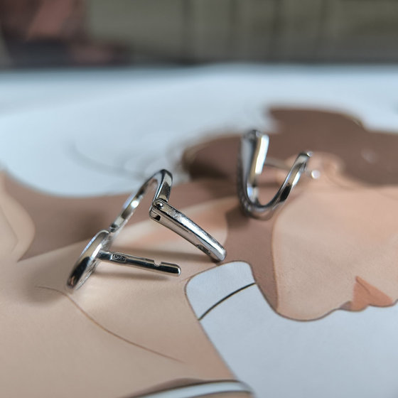 Серебряные серьги с фианитами