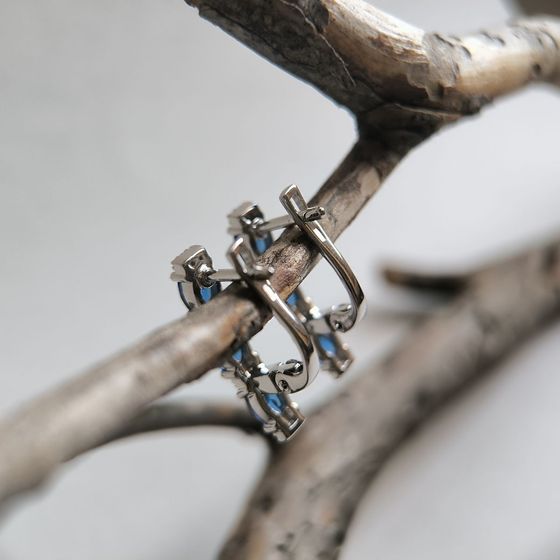 Серебряные серьги с сапфиром nano 2.117ct, фианитами