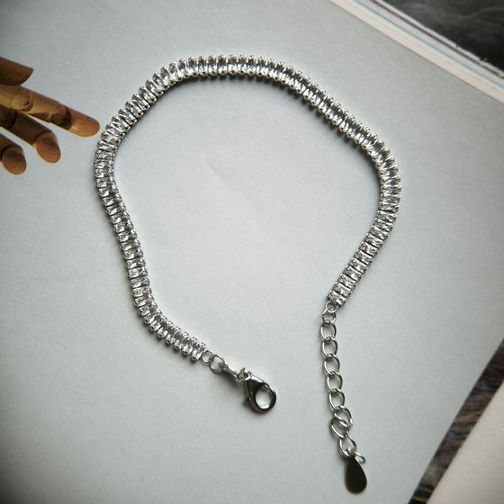 Серебряный браслет с фианитами