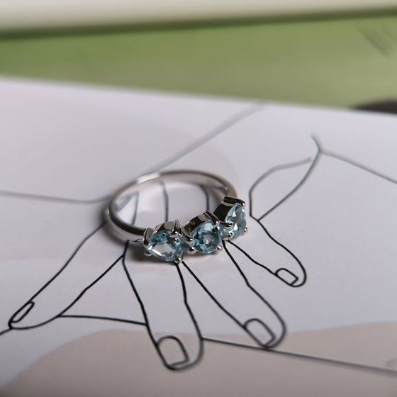 Серебряное кольцо с топазом 1.6ct