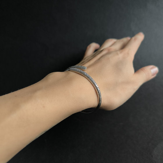 Серебряный браслет с фианитами