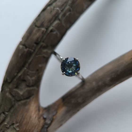 Silver ring with mystic topaz 1.95ct