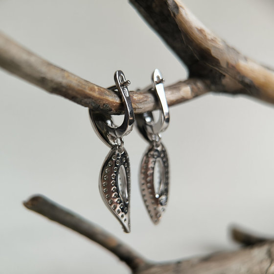 Серебряные серьги с фианитами