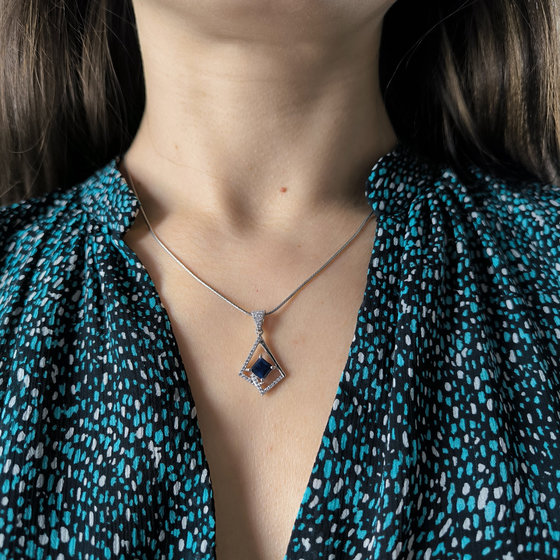 Серебряная подвеска с сапфиром 1.859ct, фианитами