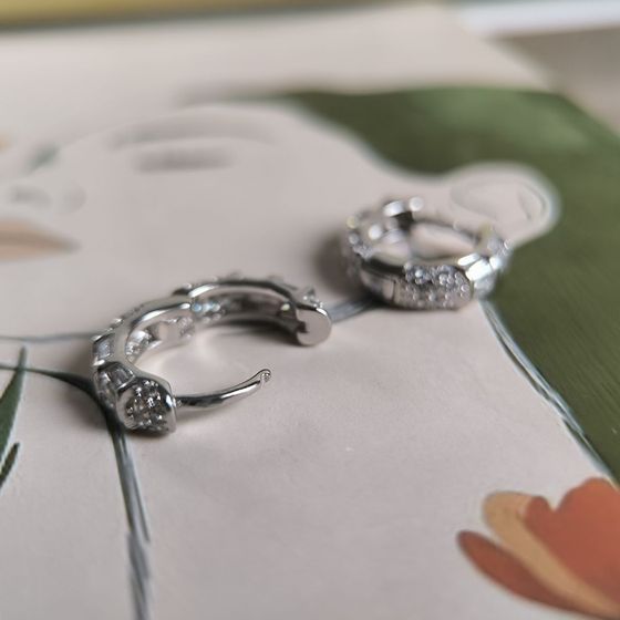 Серебряные серьги с фианитами