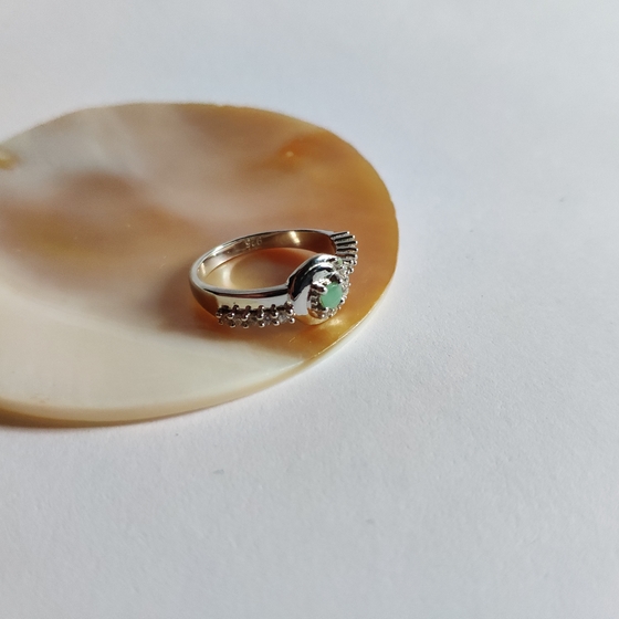Серебряное кольцо с изумрудом 0.1ct