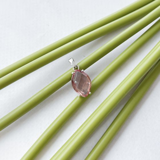 Серебряная подвеска с султанитом 5.272ct