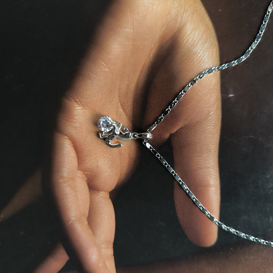 Серебряная подвеска с фианитами