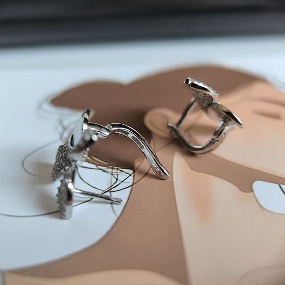 Серебряные серьги с фианитами