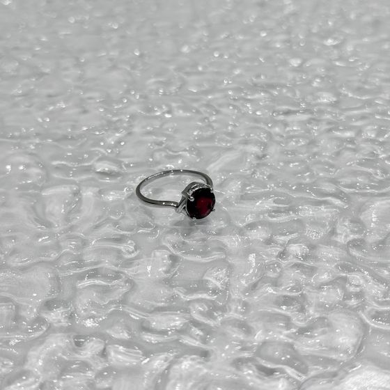 Серебряное кольцо с рубином