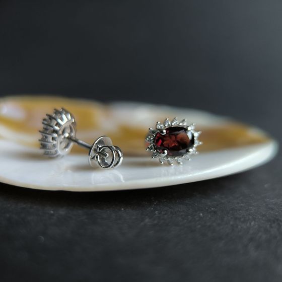 Silver Earrings with Garnet (2.172 ct)