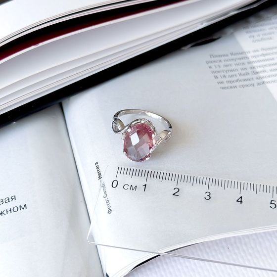 Серебряное кольцо с султанитом 5.515ct, фианитами