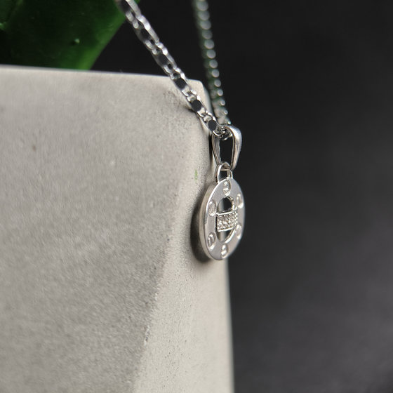 Silver pendant with 0.1ct fianites