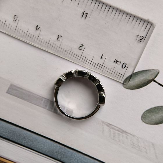 Серебряное кольцо с фианитами