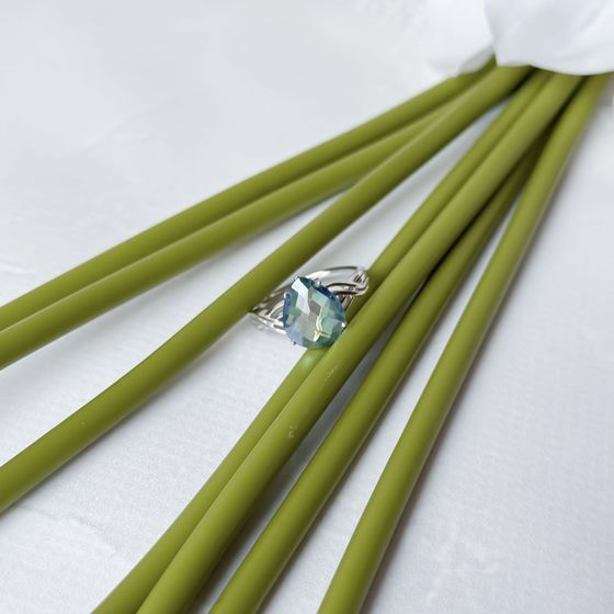 Серебряное кольцо с мистик топазом 2.9ct