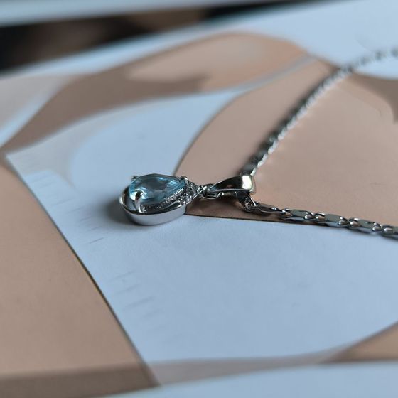 Серебряная подвеска с топазом 0.872ct