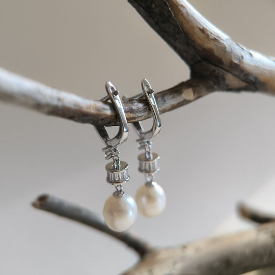 Silver earrings with pearls 8ct