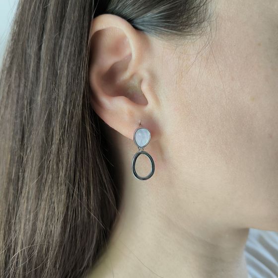 Silver earrings with mother-of-pearl
