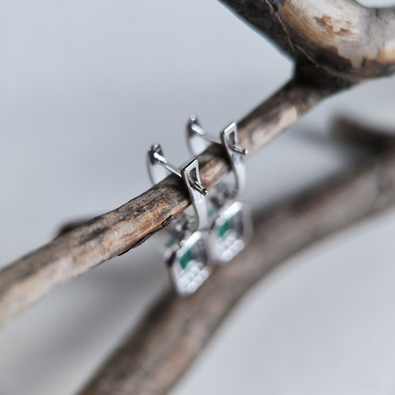 Серебряные серьги с изумрудом 3.044ct