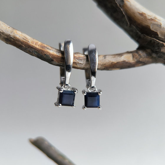 Silver earrings with sapphire 1.528ct