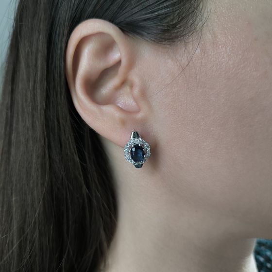 Silver earrings with sapphire nano