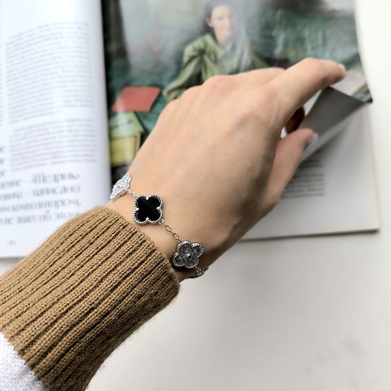 Серебряный браслет с ониксом