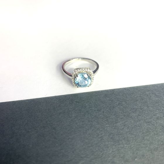 Серебряное кольцо с топазом 2.519ct