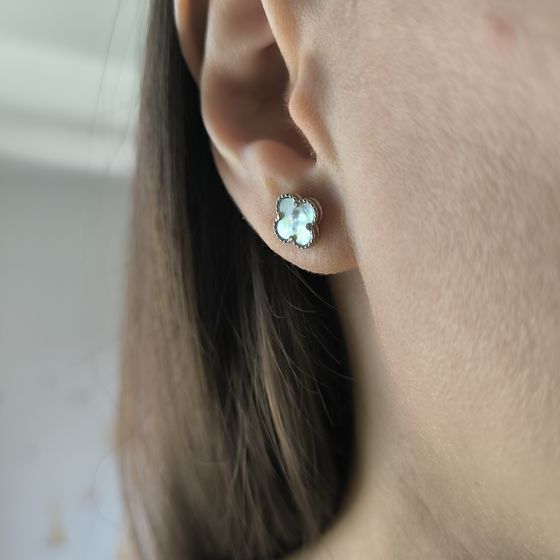 Silver earrings with mother-of-pearl