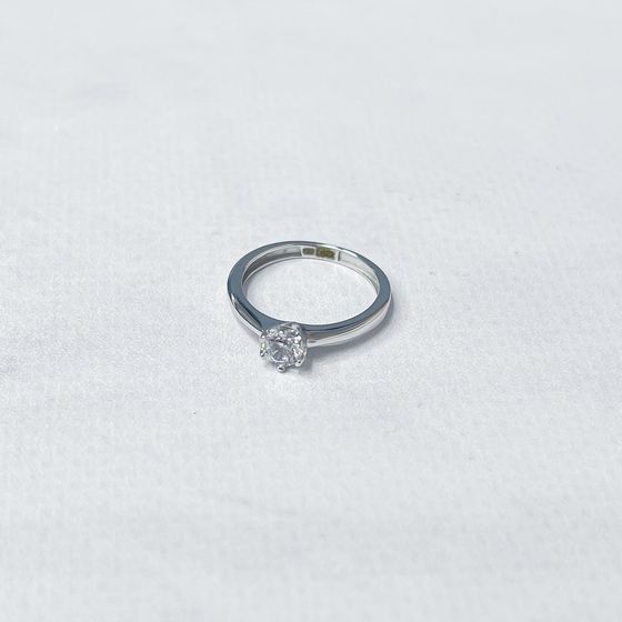 Золотое кольцо с фианитами 0.05ct