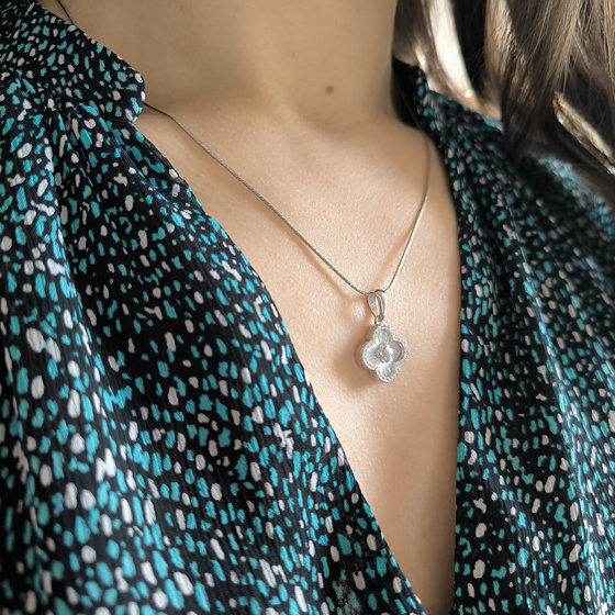 Серебряная подвеска с фианитами, перламутром