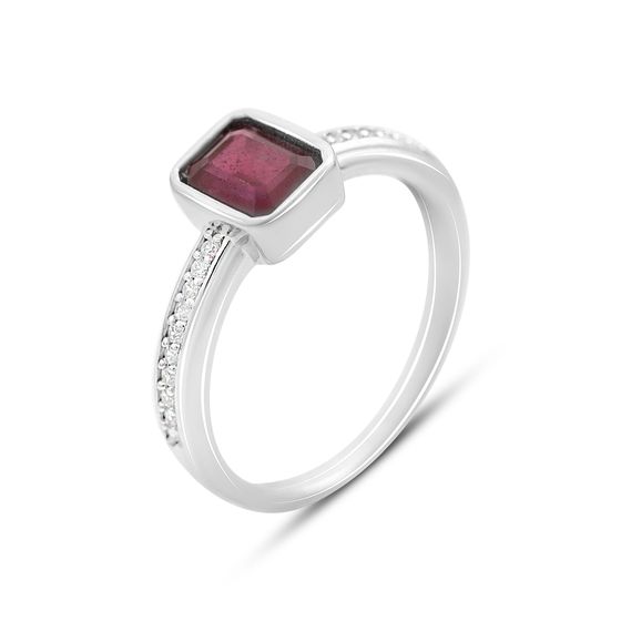 Silver ring with a 1.615-carat ruby