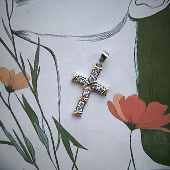 Серебряный крестик с фианитами