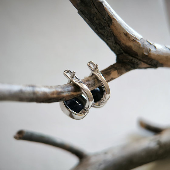 Silver earrings with sapphire 6.438ct