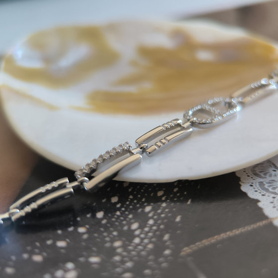 Серебряный браслет с фианитами