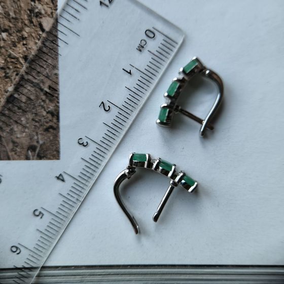 Срібні сережки зі смарагдом 3.263ct