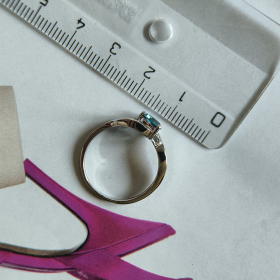 Серебряное кольцо с топазом Лондон Блю 0.513ct