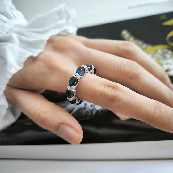 Серебряное кольцо с сапфиром 7.976ct, фианитами