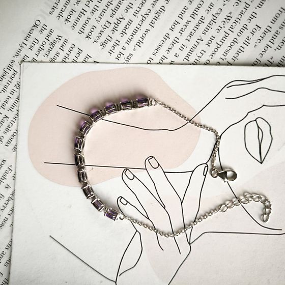 Silver bracelet with amethyst