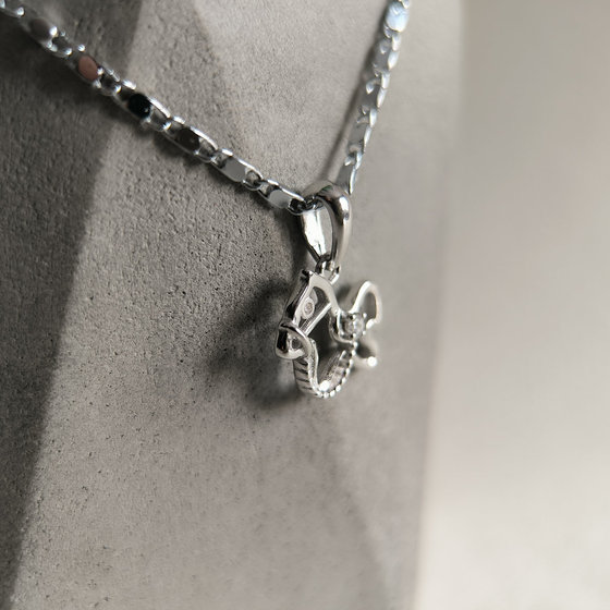 Серебряная подвеска с фианитами