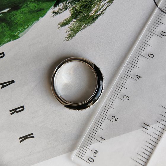 Silver ring with phianites, semallu