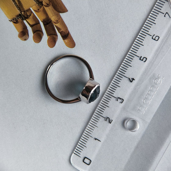 Серебряное кольцо с топазом Лондон Блю 2.213ct