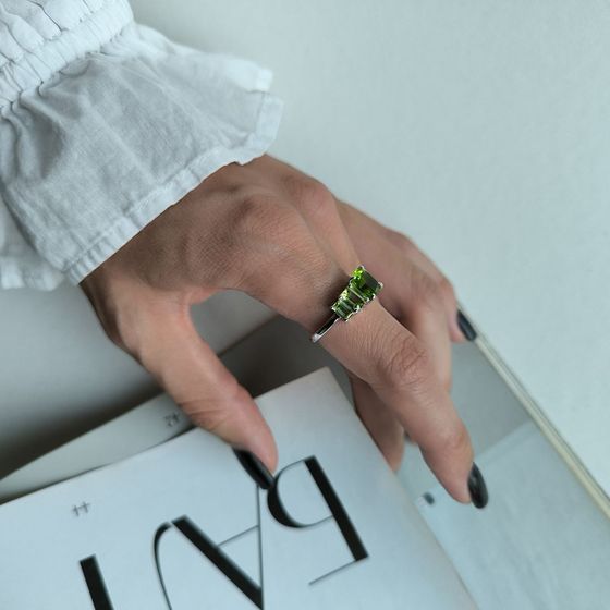Silver ring with chrysolite