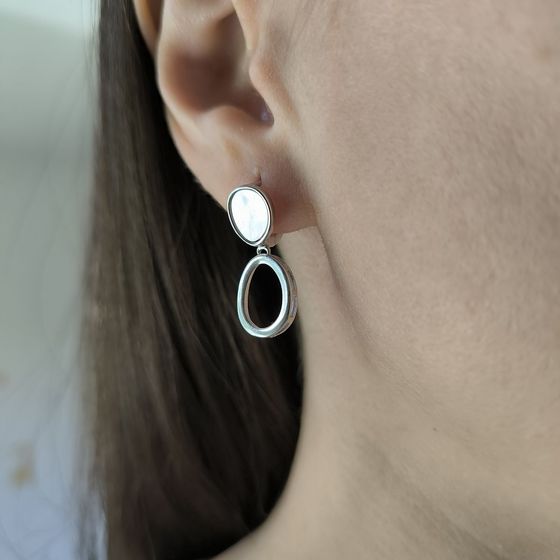 Silver earrings with mother-of-pearl