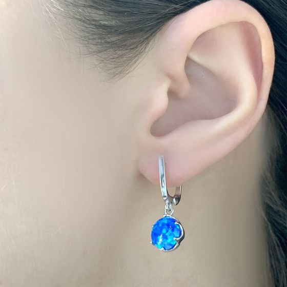 Silver earrings with 2.412 carats of opal