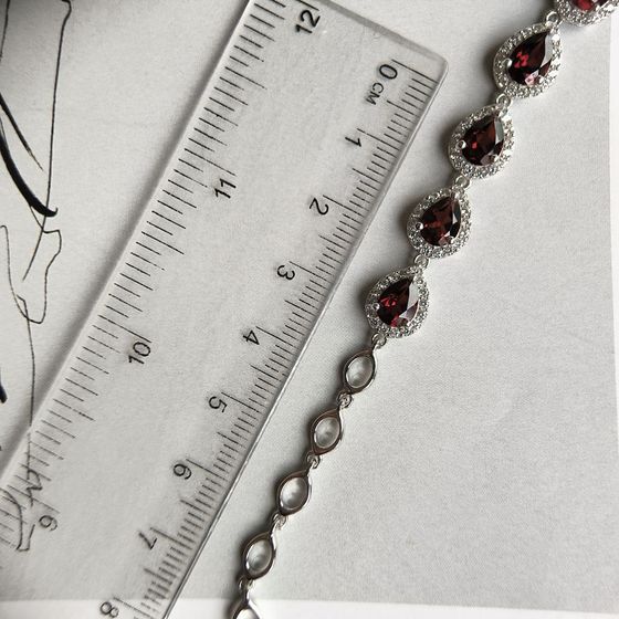 Серебряный браслет с гранатом 6.004ct