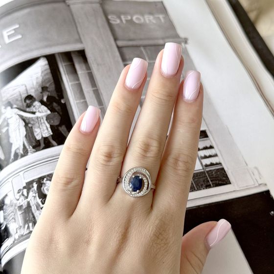 Срібна каблучка з сапфіром 1.729ct, фіанітами