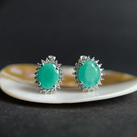 Серебряные серьги с изумрудом 5.635ct, фианитами