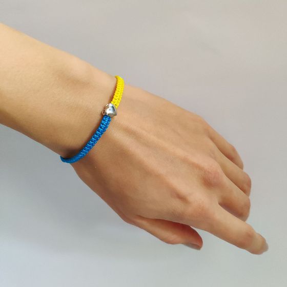 Silver bracelet without stones