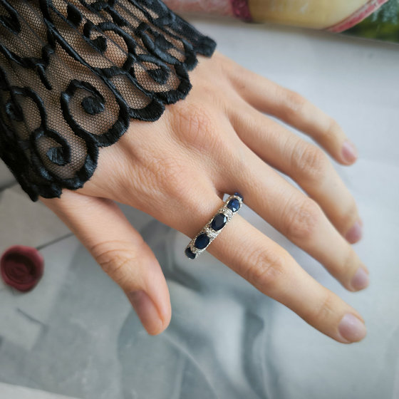 Серебряное кольцо с сапфиром 7.976ct, фианитами